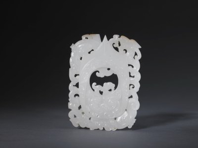 图片[1]-White jade chicken heart pendant with dragon and phoenix patterns-China Archive